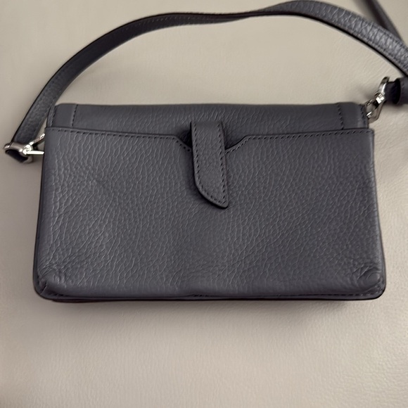 Michael Kors Gray Crossbody Wallet With Flap Closure And Back Pocket - Picture 6 of 13